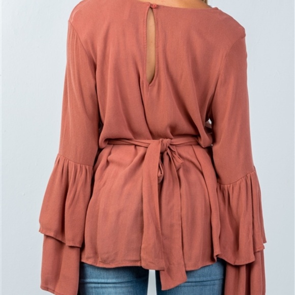 Last 1 ea size! RUFFLED SLEEVED BLOUSE - Picture 2 of 4